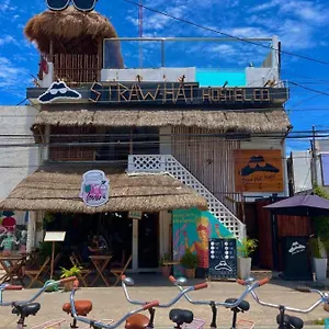Hostel Straw & Rooftop Bar, Tulum Pueblo